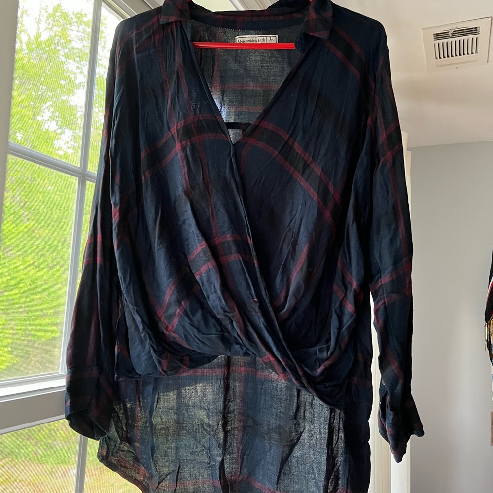 Abercrombie & Fitch High-Low Flannel Long Sleeve Tee